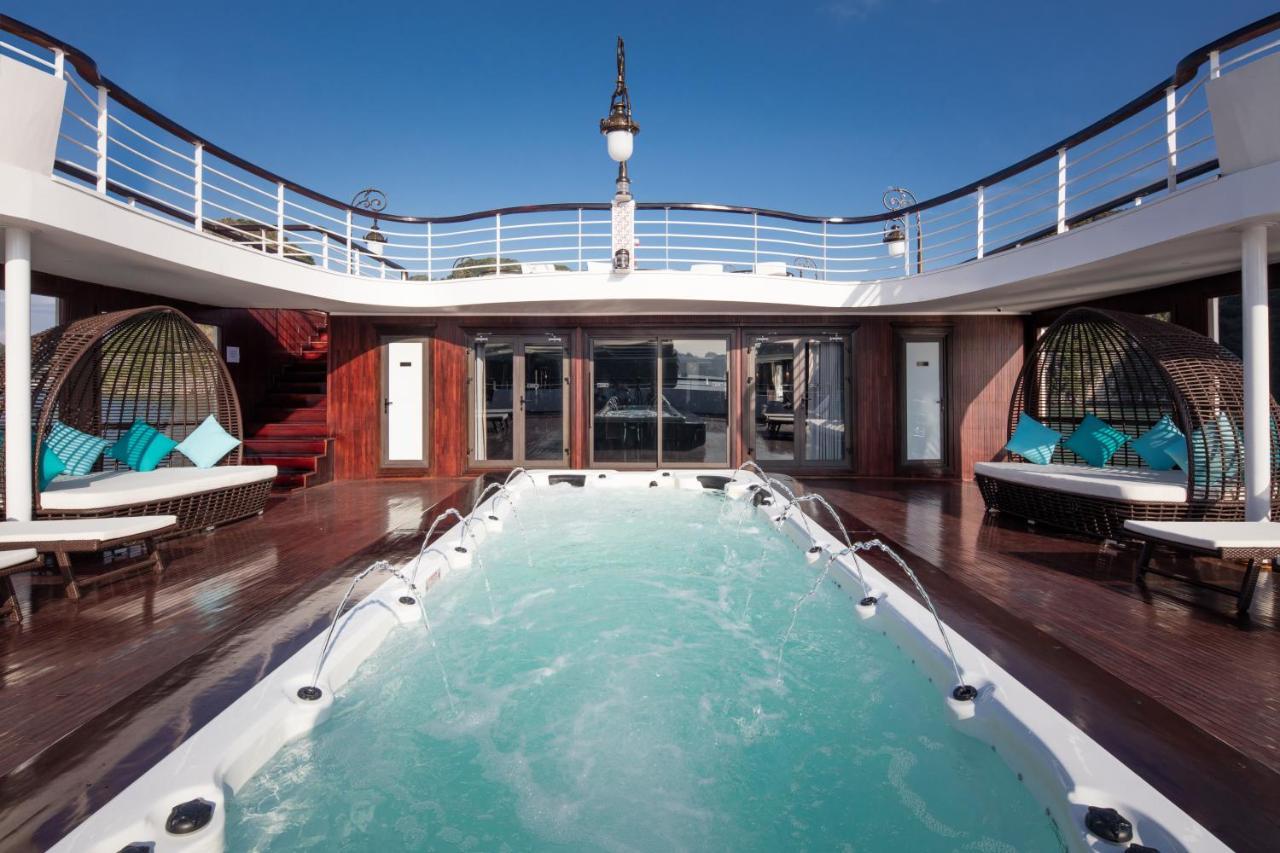 Hotel Ambassador Cruise Halong Bay Ha Long Exterior foto